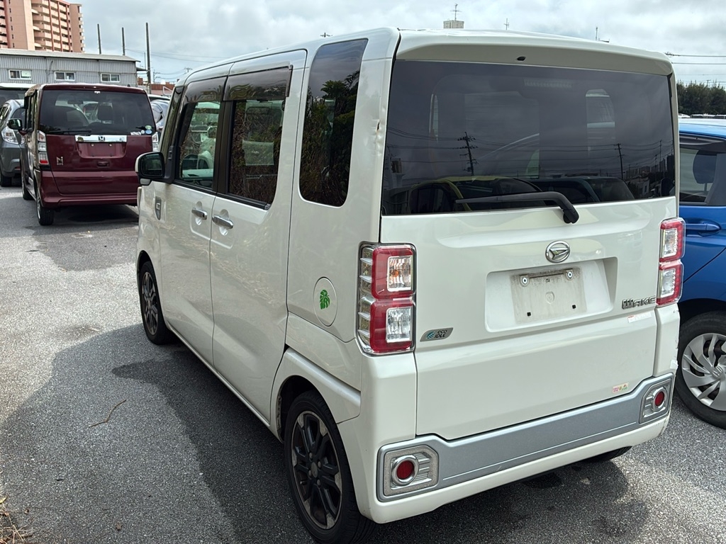 DAIHATSU WAKE