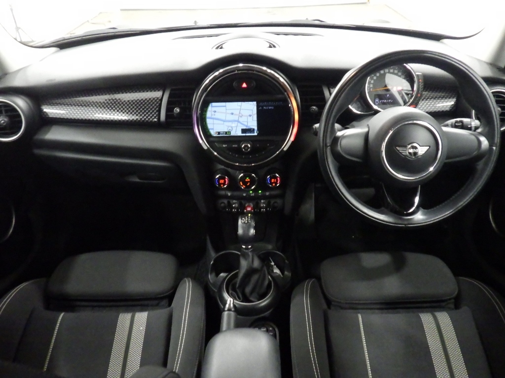 MINI HATCH