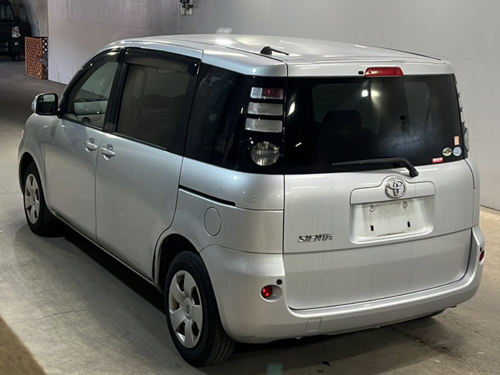 TOYOTA SIENTA