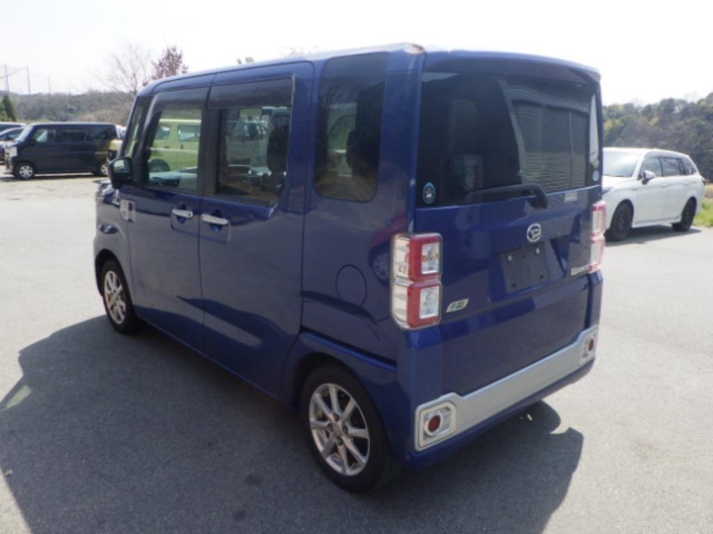 DAIHATSU WAKE