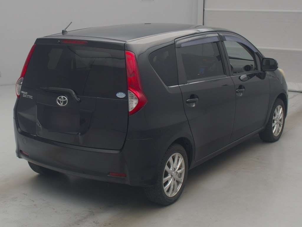 TOYOTA PASSO SETTE
