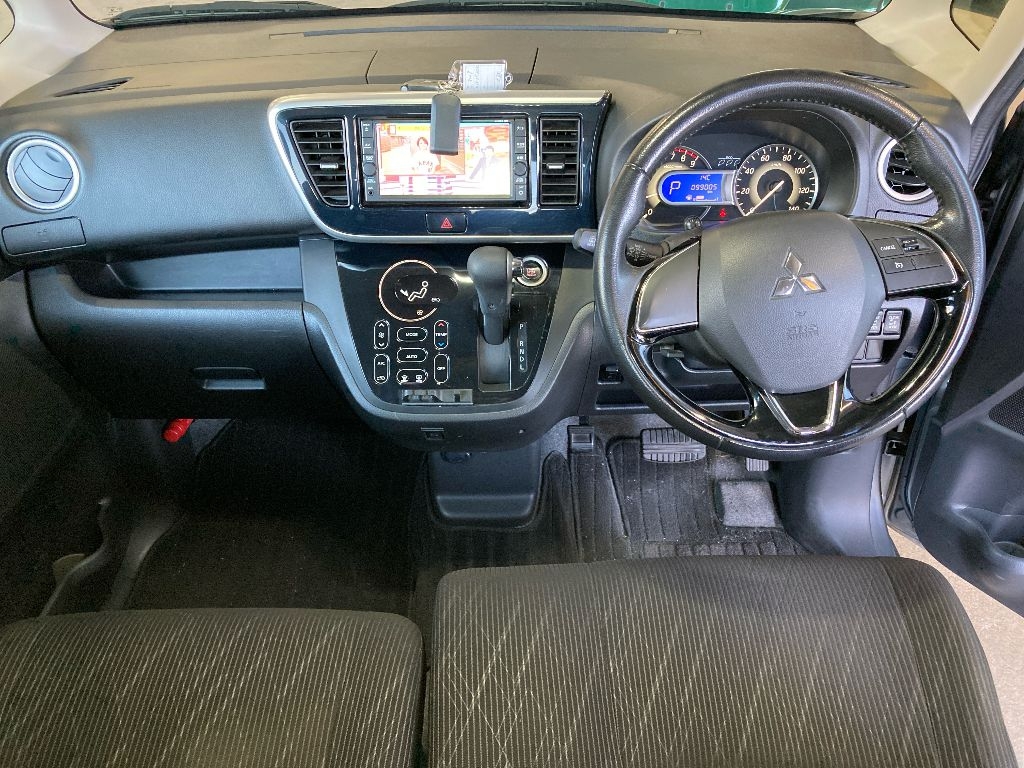 MITSUBISHI EK SPACE