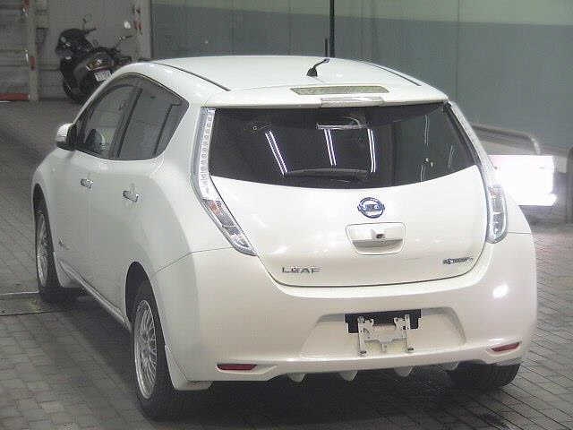 NISSAN LEAF