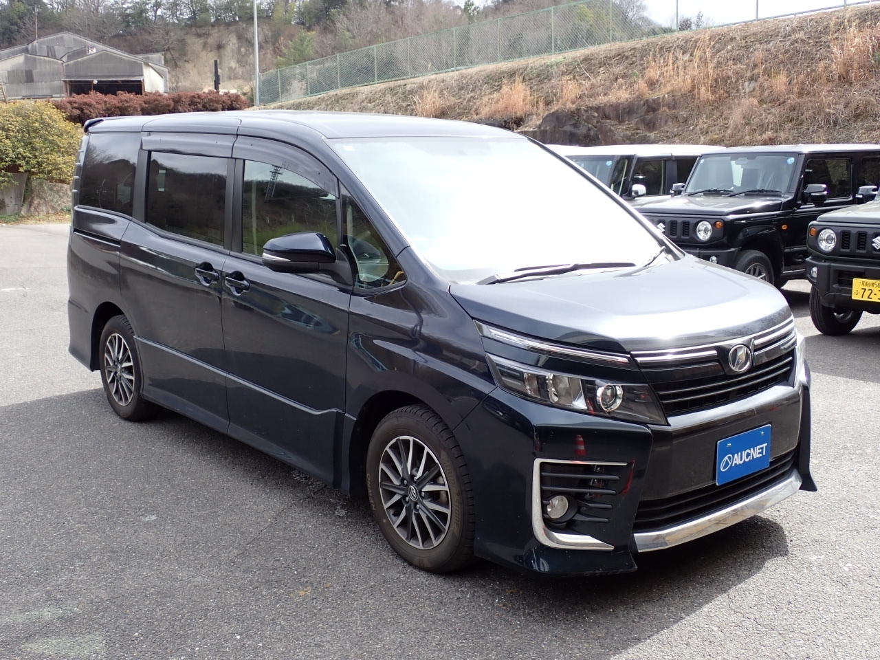TOYOTA VOXY