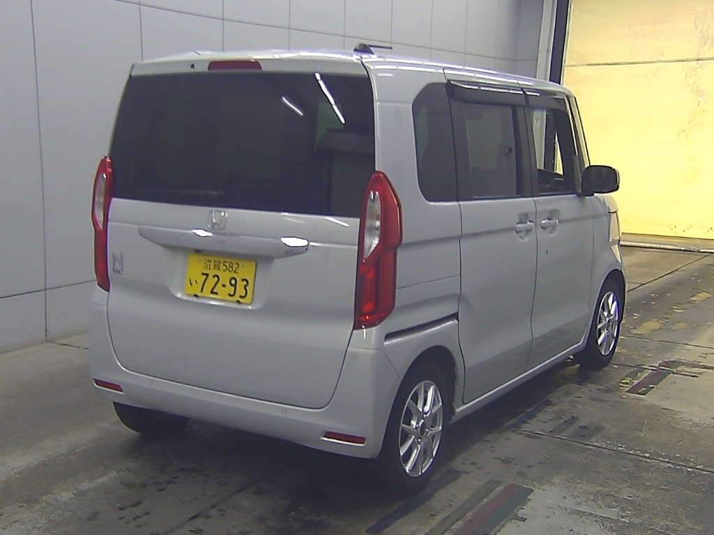 HONDA N-BOX