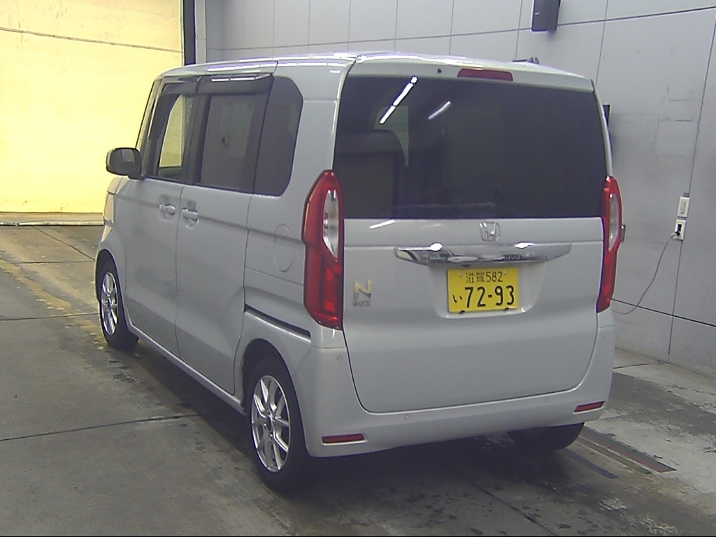 HONDA N-BOX