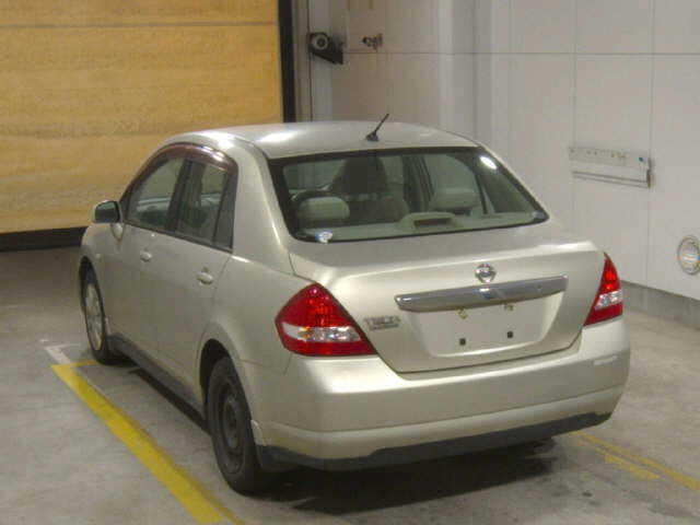 NISSAN TIIDA LATIO