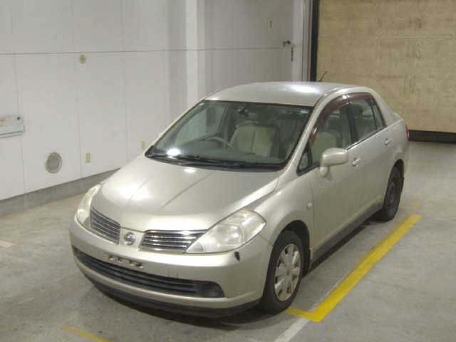 NISSAN TIIDA LATIO