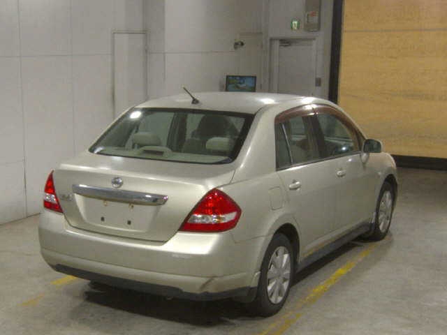 NISSAN TIIDA LATIO