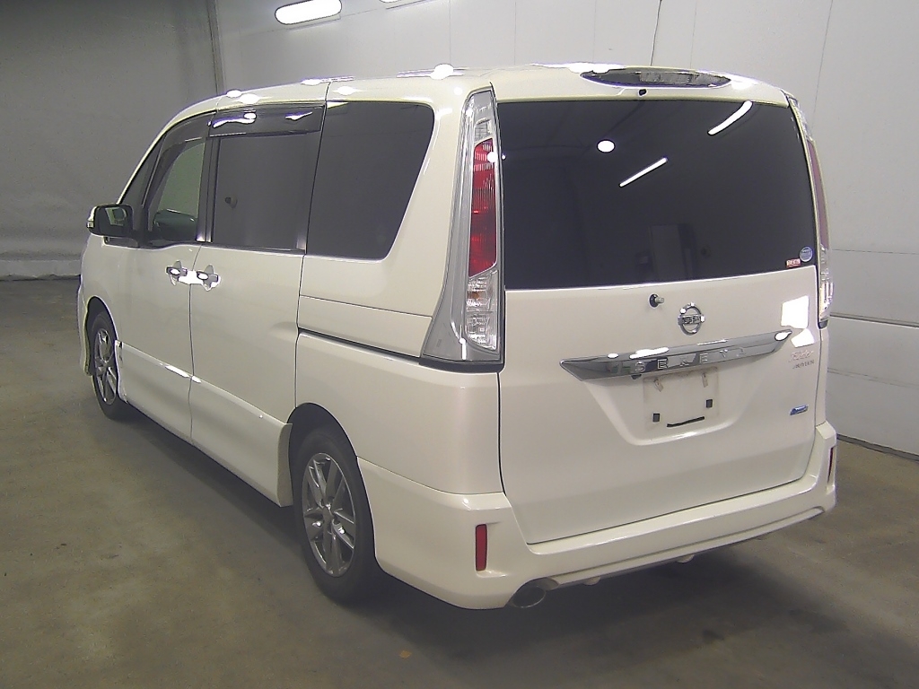 NISSAN SERENA