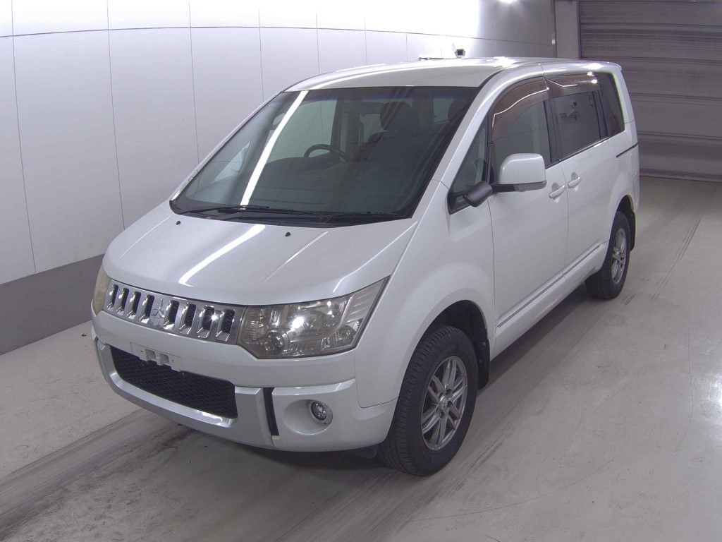 MITSUBISHI DELICA D:5