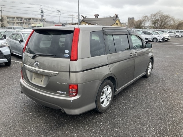 TOYOTA ISIS