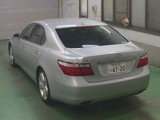 LEXUS LS460