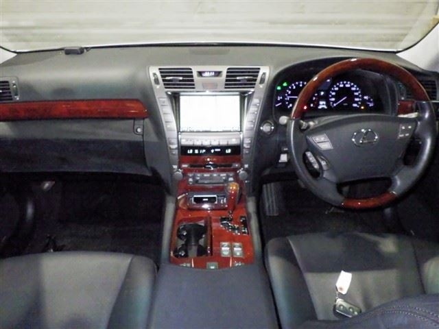 LEXUS LS460
