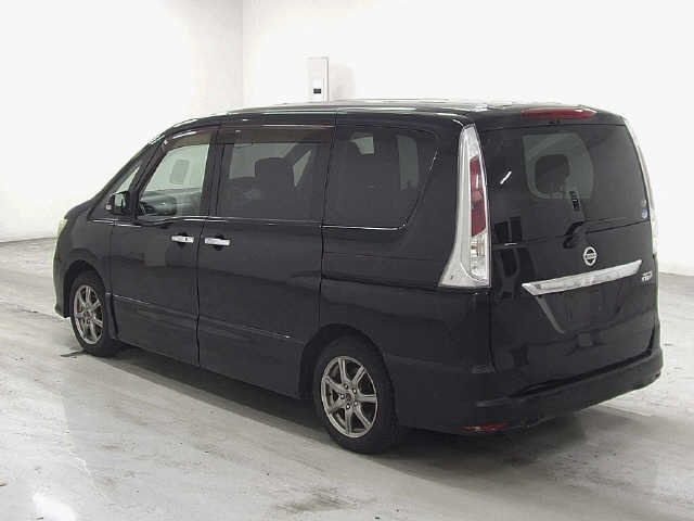 NISSAN SERENA