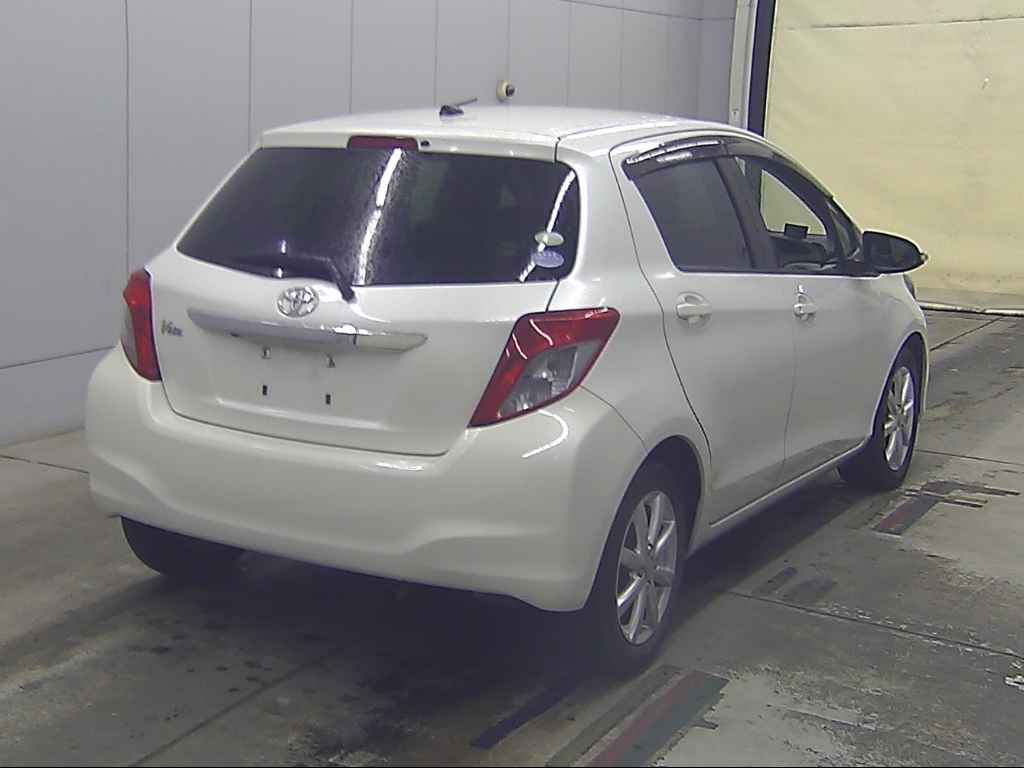 TOYOTA VITZ