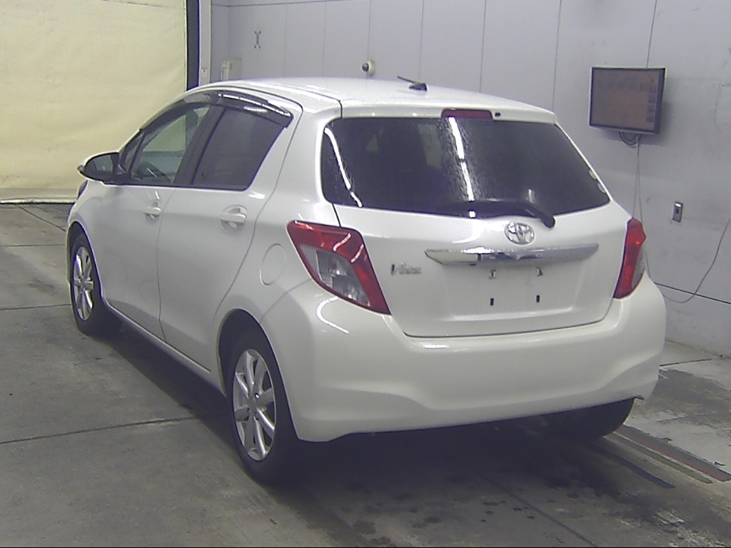 TOYOTA VITZ