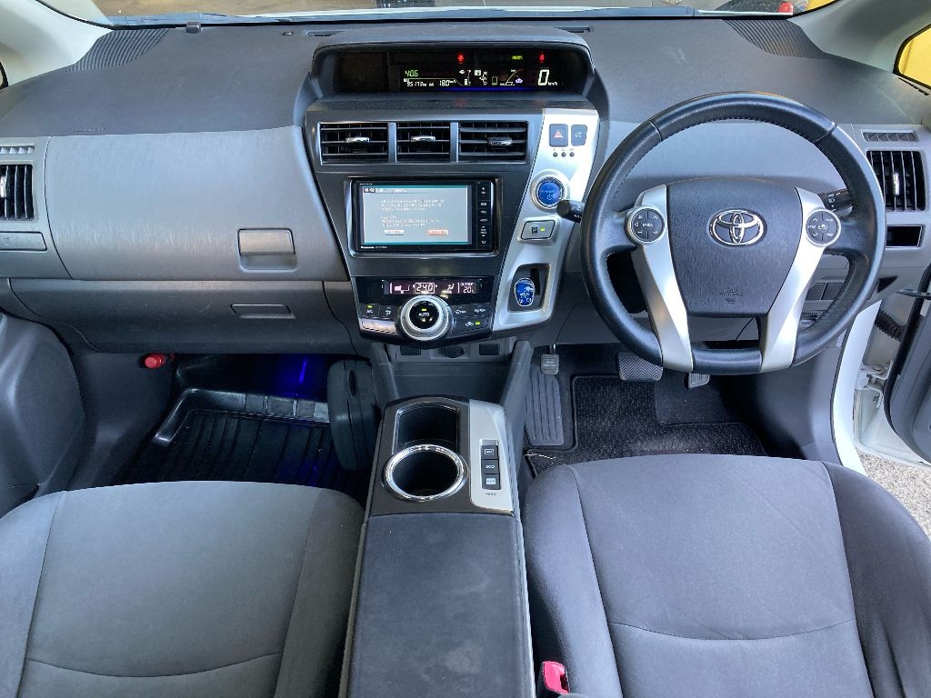 TOYOTA PRIUS ALPHA