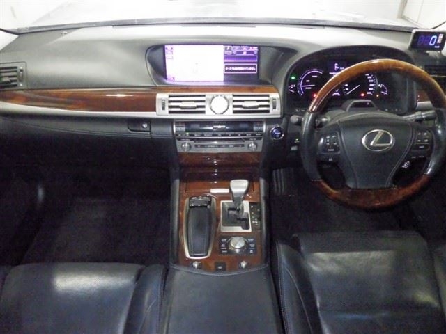 LEXUS LS600H