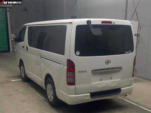 TOYOTA REGIUS ACE