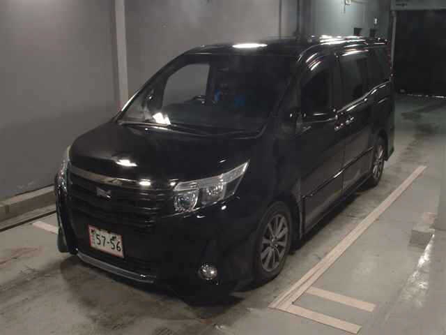 TOYOTA NOAH