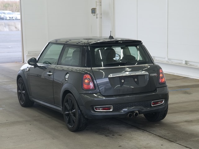 MINI HATCH