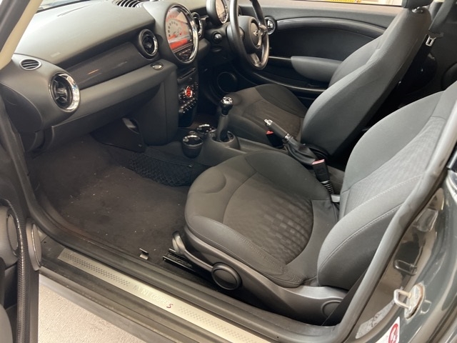 MINI HATCH