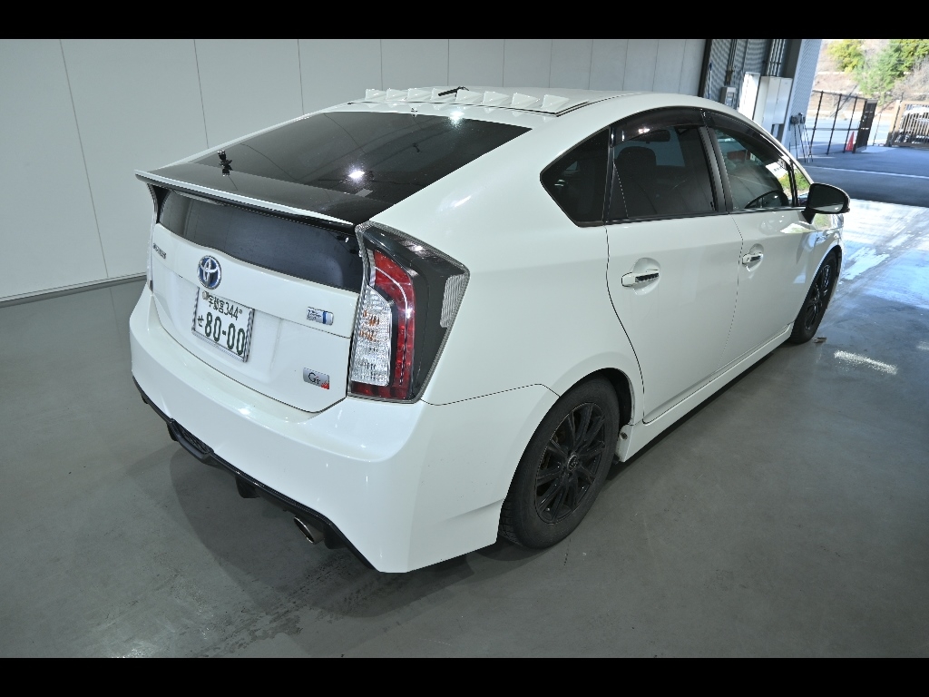 TOYOTA PRIUS