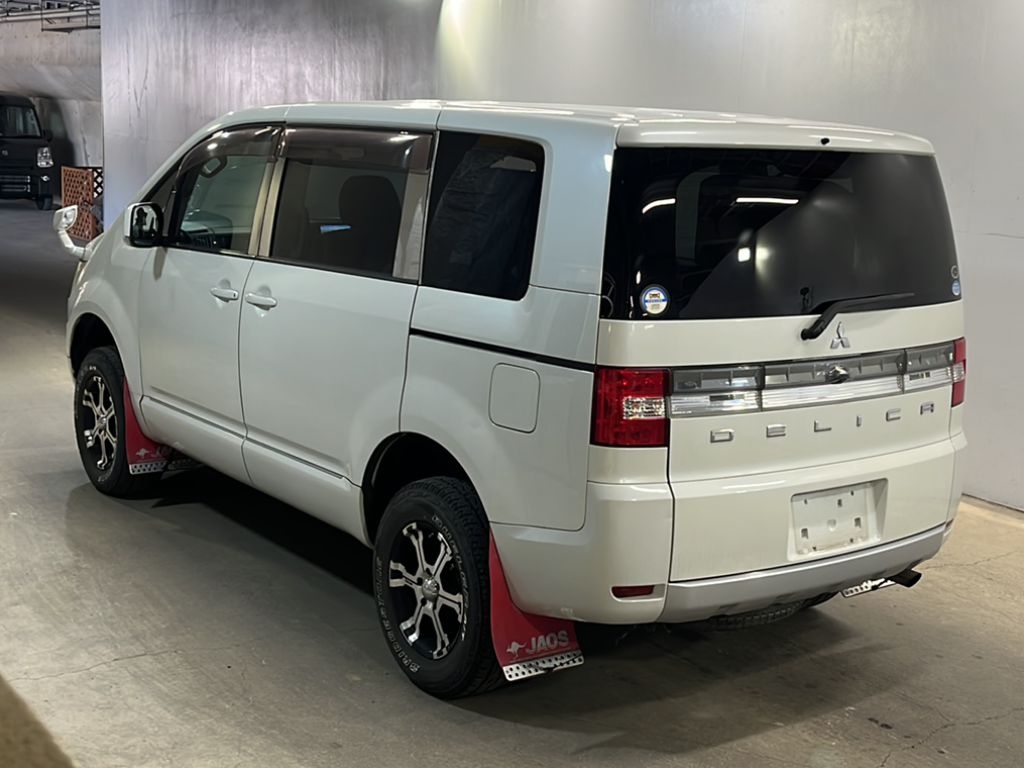 MITSUBISHI DELICA D:5