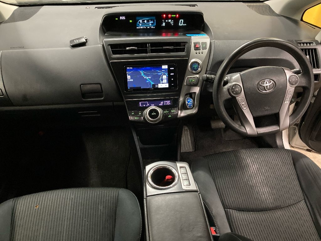 TOYOTA PRIUS ALPHA