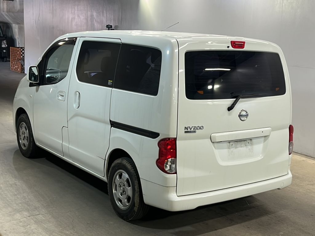 NISSAN NV200