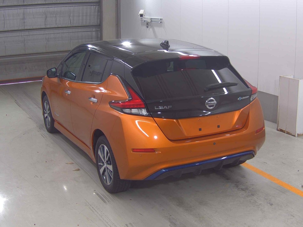 NISSAN LEAF