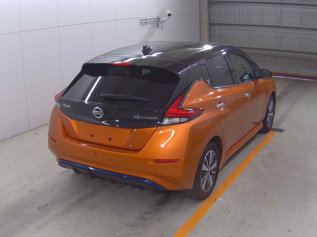 NISSAN LEAF