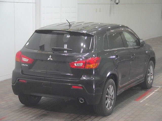 MITSUBISHI RVR