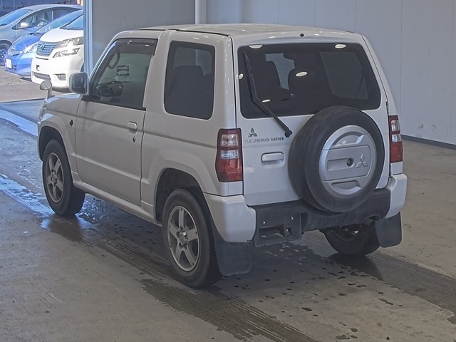 MITSUBISHI PAJERO MINI