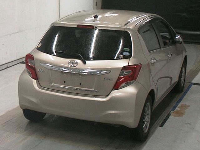 TOYOTA VITZ