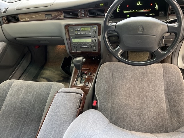 TOYOTA CROWN MAJESTA
