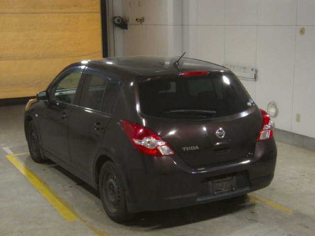 NISSAN TIIDA