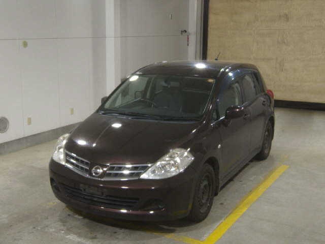 NISSAN TIIDA
