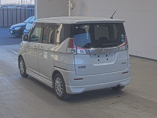 MITSUBISHI DELICA D:2