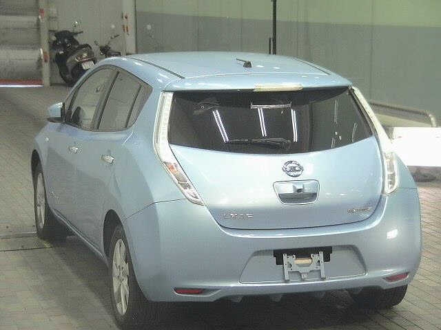 NISSAN LEAF
