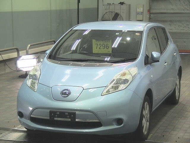 NISSAN LEAF