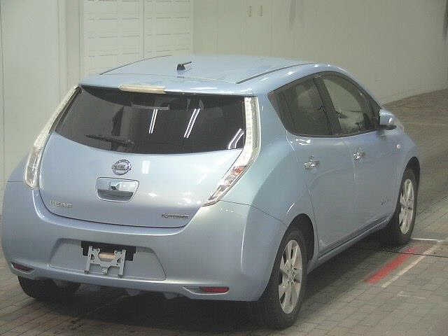 NISSAN LEAF