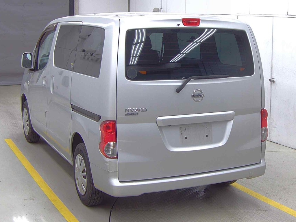 NISSAN NV200