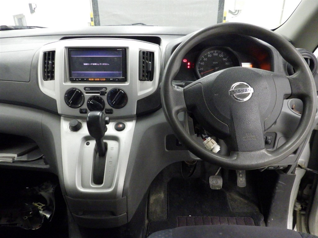 NISSAN NV200