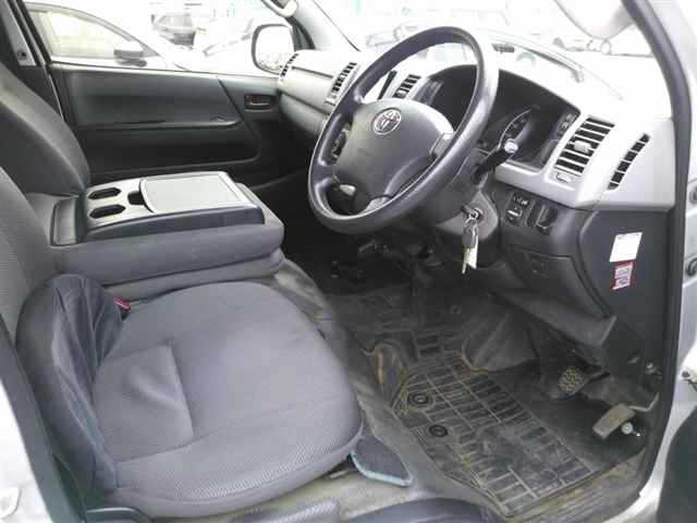 TOYOTA REGIUS ACE