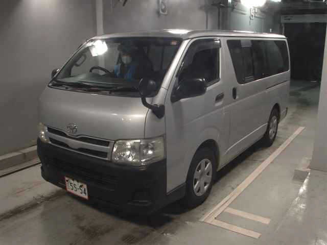 TOYOTA REGIUS ACE
