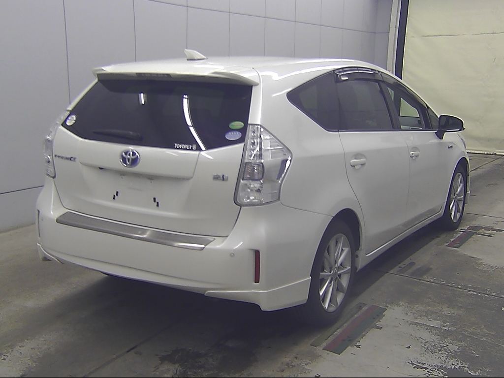 TOYOTA PRIUS ALPHA