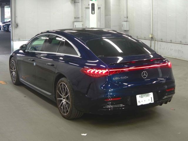 MERCEDES-BENZ EQS