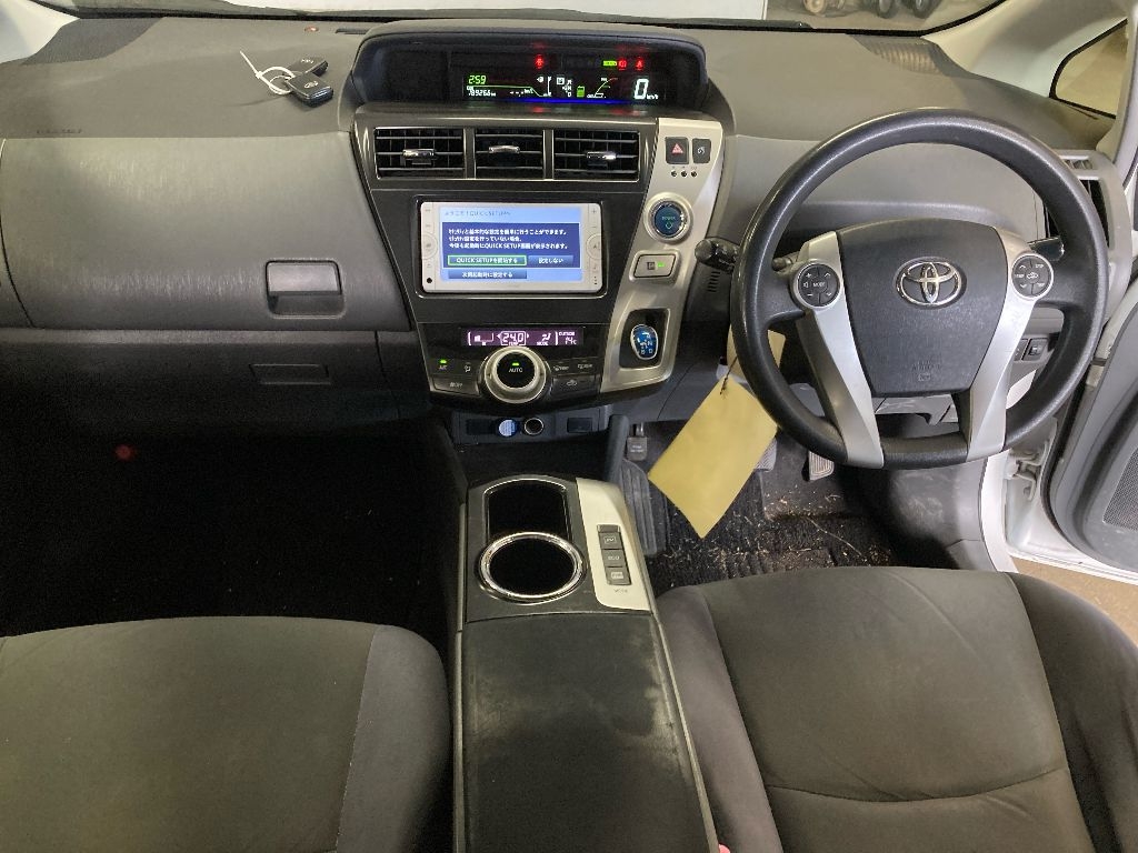 TOYOTA PRIUS ALPHA